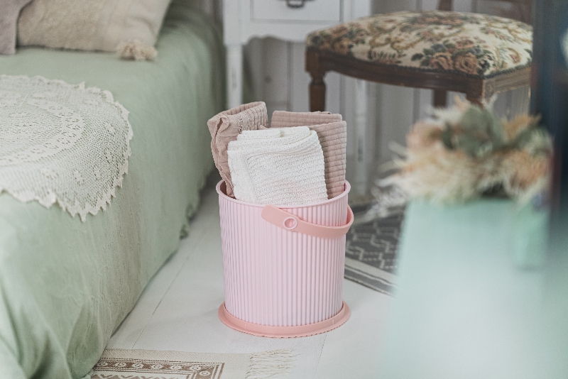 Grazie al design impilabile e ai coperchi robusti, i secchielli Omnioutil Hachiman diventano contenitori salvaspazio ideali per organizzare casa, giardino o ufficio